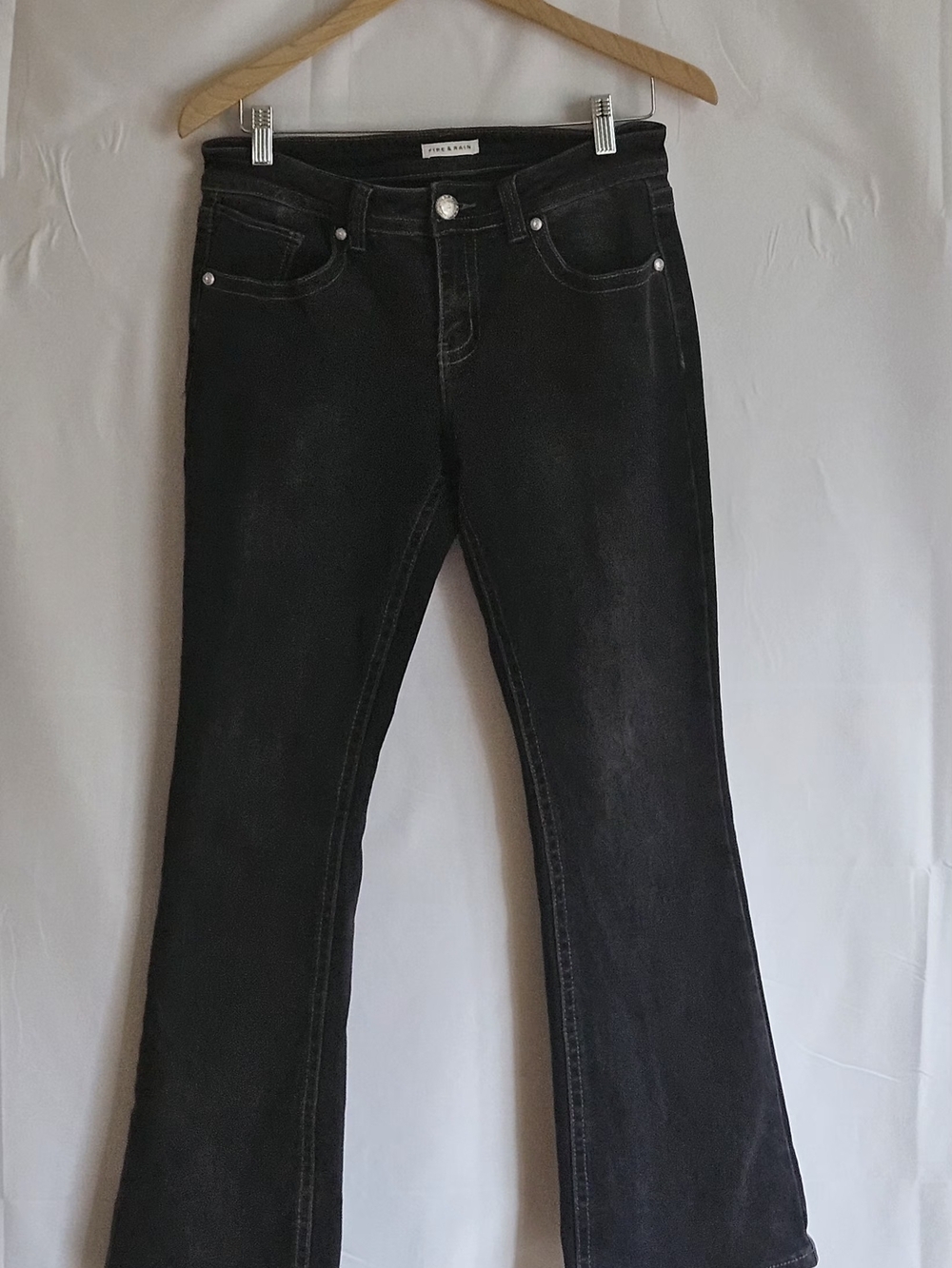 ​Fire & Rain Y2K Black Flare Jeans Angel Wing Rhinestone Pockets Size 11 - Picture 2 of 16